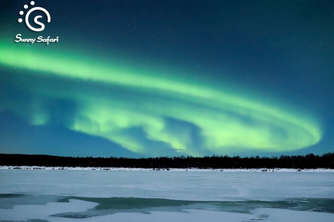 Aurora Borealis Trip in Lapland Lakeside - The Campfire Break with Sausages and Warm Berry Juice