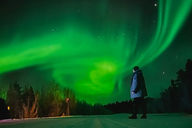 Aurora Hunt with BBQ in Rovaniemi - Meeting at 8:00 pm: How the night gets rolling (pickup, timing, Santa Claus Village)