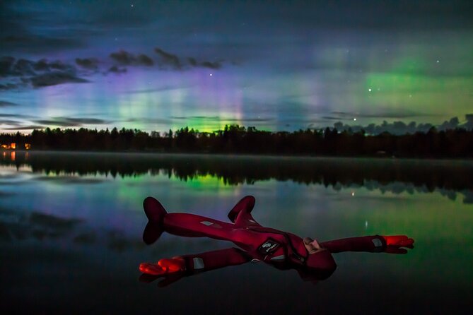 Aurora Ice Floating in Rovaniemi - Warming up at the fire, hot drinks, and the post-float rhythm