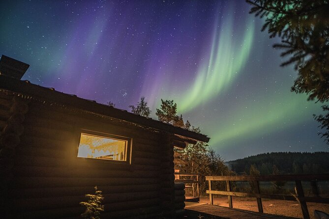 Best Of Lapland: Sauna, Ice swimming, Dinner & Northern Lights - Open-fire smoked salmon dinner after the lake