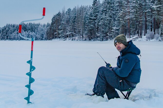 First Ice Fishing Experience in Rovaniemi - How the guide experience (and group size) affects you on a first try
