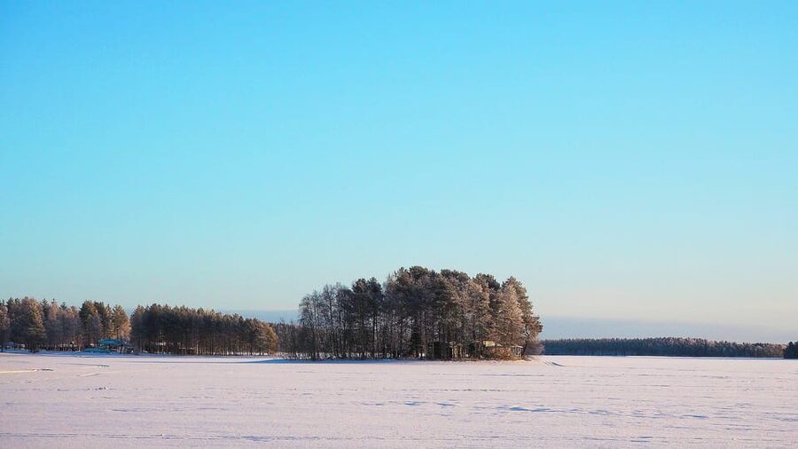 Ice fishing program in Lapland - What you really learn about ice fishing