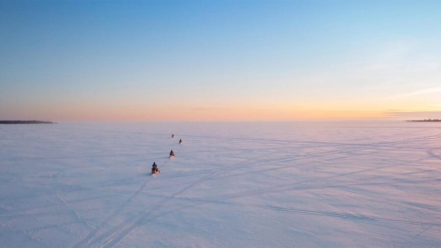 Kemi-Tornio: Ice Fishing Safari with Snowmobiles - Warm clothing and safety briefings: the real comfort layer