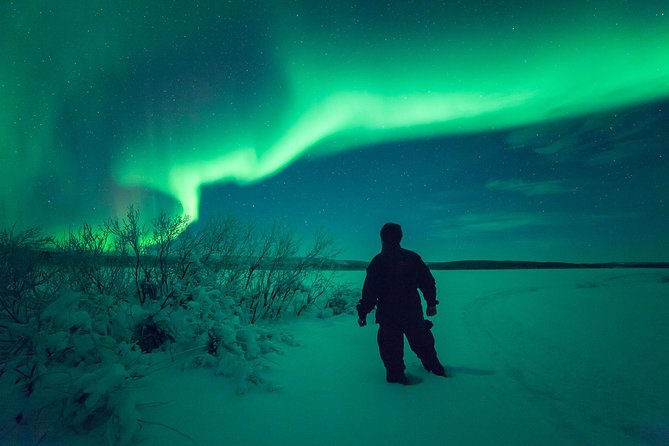Northern Lights Hunt Including Snacks on Campfire from Rovaniemi - What to wear (and what to skip): warm outfit rental is not included