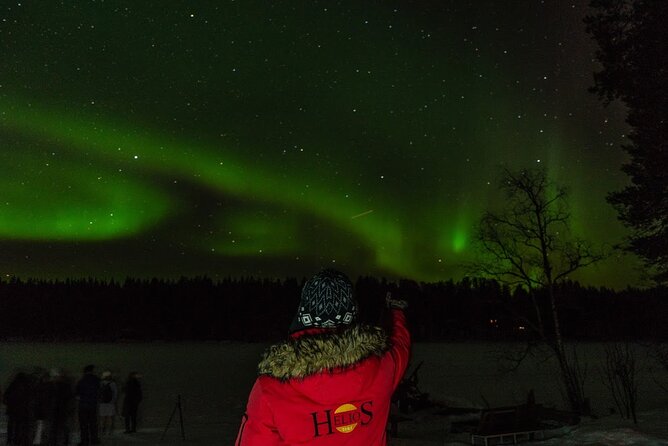 Northern Lights Hunting in Lappish old cottage - Tahtamankuja cottage: where you watch the sky from warmth first