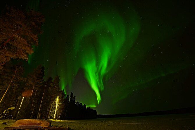 Northern Lights Hunting in Lappish old cottage - How your guide turns aurora guessing into something you can understand