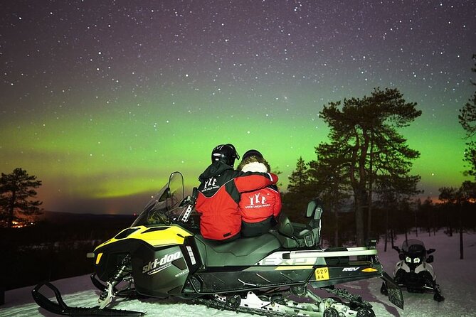 Northern Lights Snowmobile Hunt - Solo rider upgrade vs twin driving, plus the kid rules that actually matter