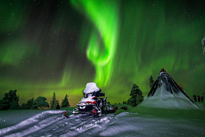 Northern Lights Snowmobile Sleigh Ride - The Snowmobile Sleigh Ride: Comfortable, Not Wild