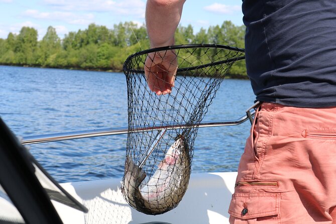 Private Guided Fishing Boat Tour in Rovaniemi - Step-by-step: how your 2.5 hours typically unfolds
