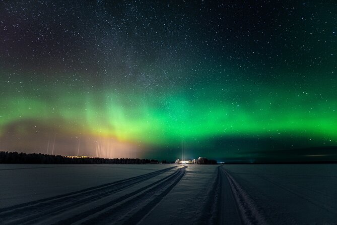 Private Northern Lights Photography Hunting - What happens during the hunt: searching, stopping, and getting into position for photos