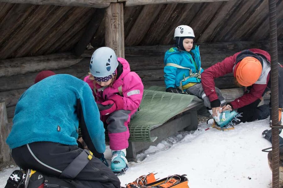 Pyhätunturi: Kid's Ice Climbing Adventure in Finnish Lapland - Tajukangas Ice Wall: How Kids Climb Safely