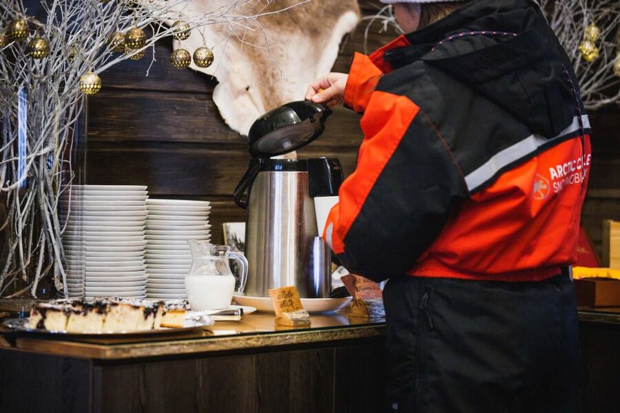 Rovaniemi: Arctic Circle Highlights by Snowmobile - Meeting in Rovaniemi, then heading to the farm