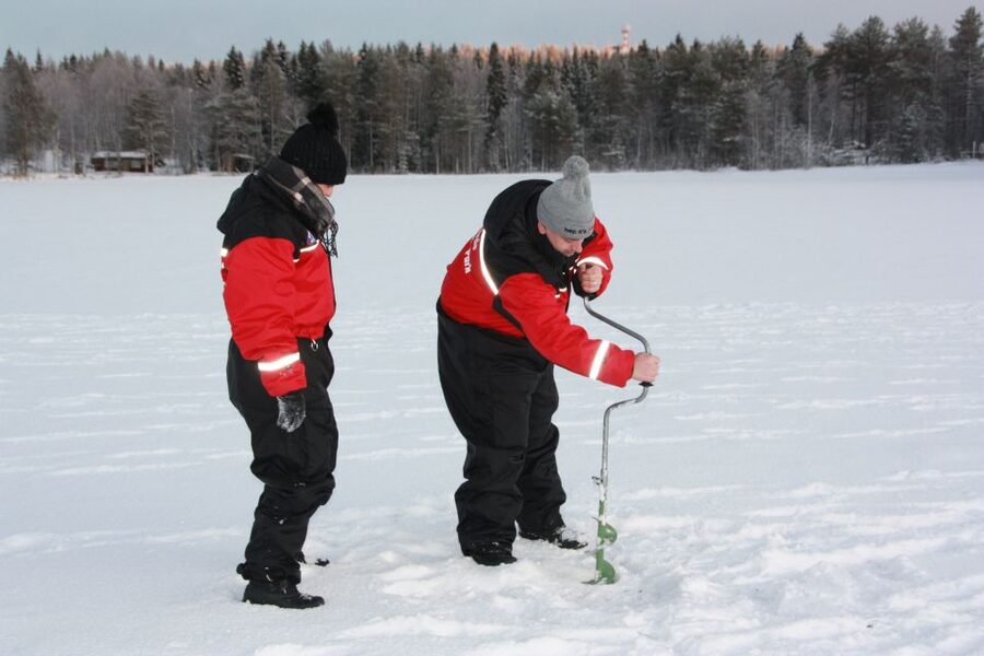 Rovaniemi: Arctic Circle Ice Fishing Experience - The “traditional techniques” part, drilled down
