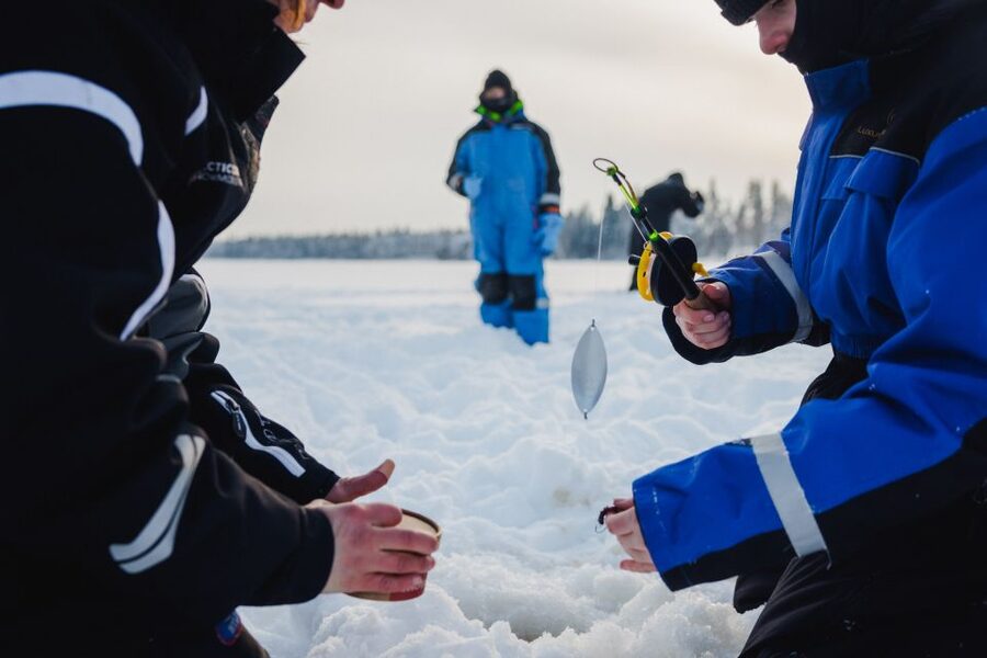 Rovaniemi: Arctic Circle Ice Fishing Experience - What to bring (and what you can relax about)