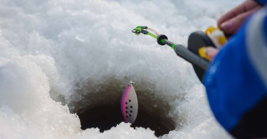 Rovaniemi: Arctic Circle Ice Fishing Experience - Pickup in Rovaniemi: Santa Claus Village or the city office