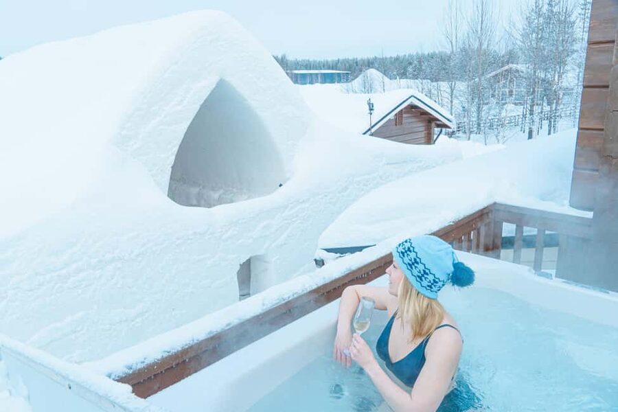 Rovaniemi: Arctic Snow Hotel Tour and Snow Sauna Experience - Pickup and timing: 5 hours, multiple start points, one mission