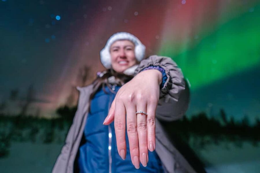 Rovaniemi: Aurora Hunt with Money-Back Guarantee and Photo - From Pickup to Dark Skies, How the Night Gets Set Up