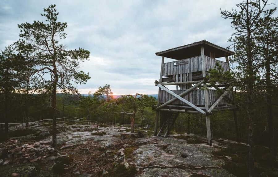 Rovaniemi: Auttiköngäs Waterfalls Hike Tour & Barbeque - The waterfalls on the trail: why the timing of your stops matters