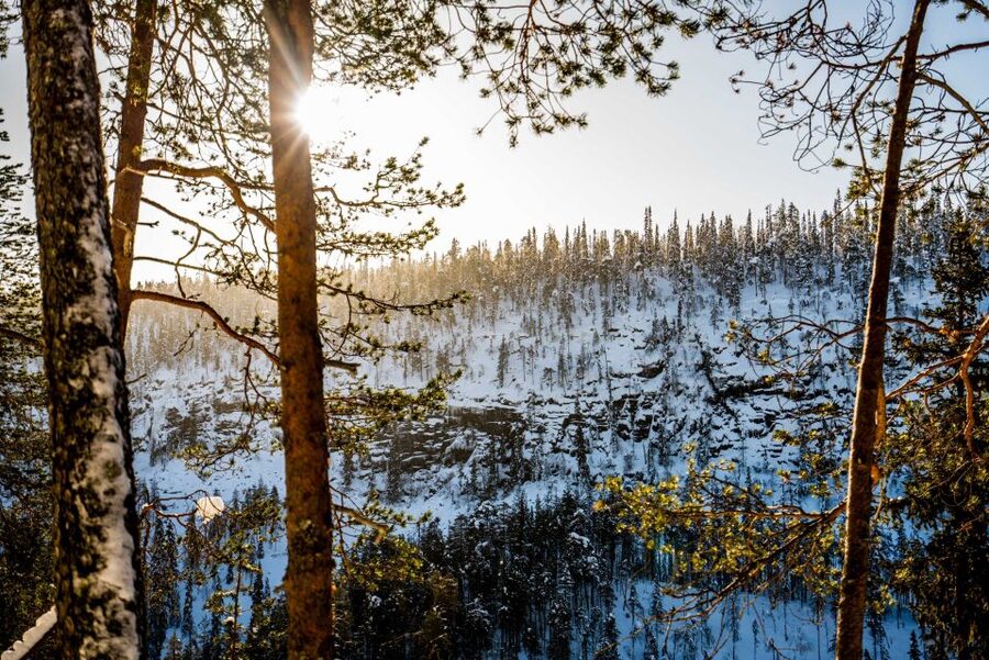Rovaniemi: Frozen Waterfalls of Korouoma Canyon & Pro Photos - Gear, Clothing, and Winter Comfort: What’s Included, What You Should Think About