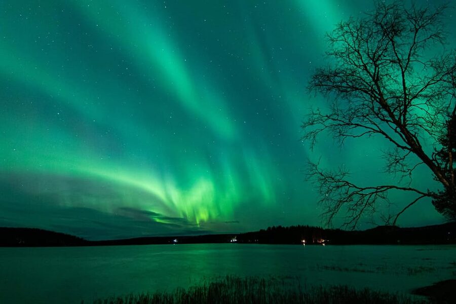 Rovaniemi: Guaranteed Aurora Hunting Tour with Local Guide - Aurora hunting in Rovaniemi, but with a real plan