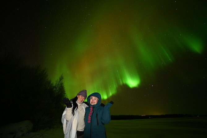 Rovaniemi: Guaranteed Northern Lights - Small Group & Photography - Comfort on the Ice: Warm Drinks, Cookies, and What You Must Bring