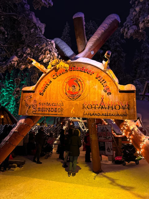 Rovaniemi: Guided Tour of Santa Claus Village - Arctic Circle line moment, leap and certificate