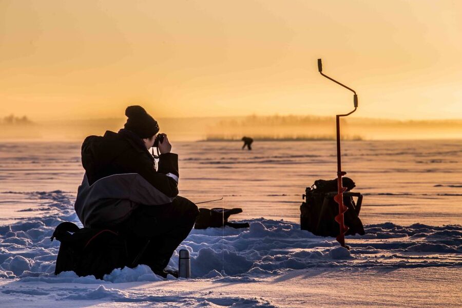 Rovaniemi: Ice Fishing on a Frozen Lake with BBQ and Photos - Who Should Book This Ice Fishing and BBQ Tour?