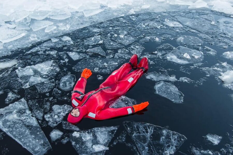 Rovaniemi: Ice Floating Experience with Northern lights - Why Ice Floating in Rovaniemi Feels So Unusual in Winter