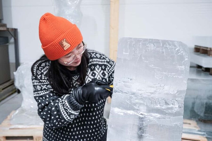 Rovaniemi: Ice sculpting experience - Why Rovaniemi’s Ice Hotel and Sculpting Workshop Work So Well