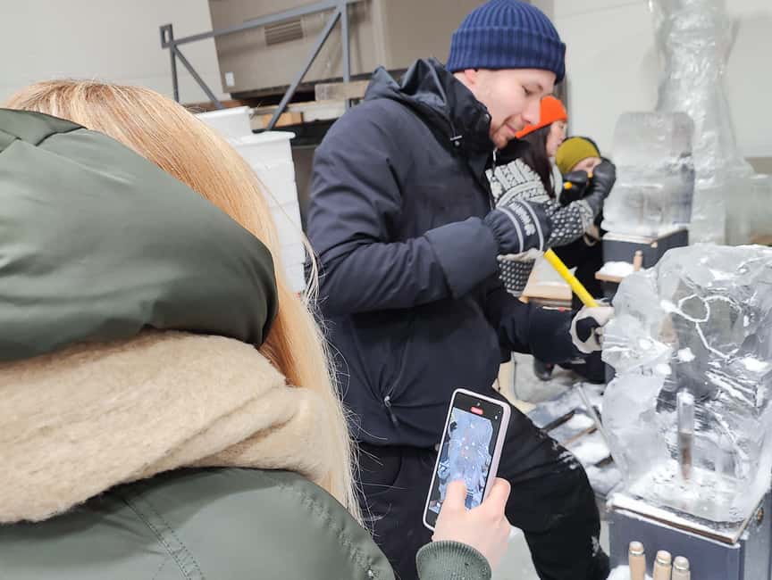 Rovaniemi: Ice sculpting experience - Ice Bar Drinks, Then Lakeside Kick Sledding and Tobogganing