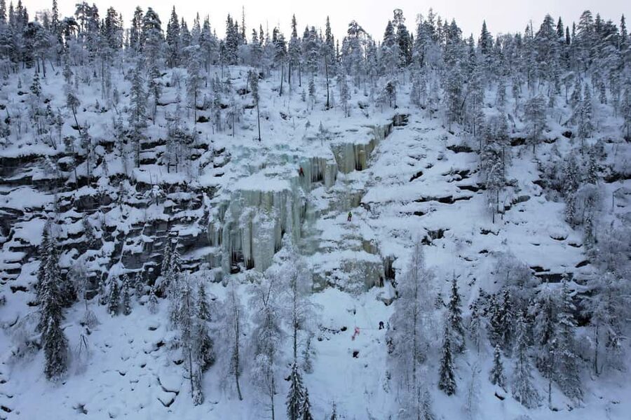 Rovaniemi: Korouoma Canyon and Frozen Waterfalls Tour - The 7-hour rhythm: pickup in Rovaniemi to warm campfire snacks