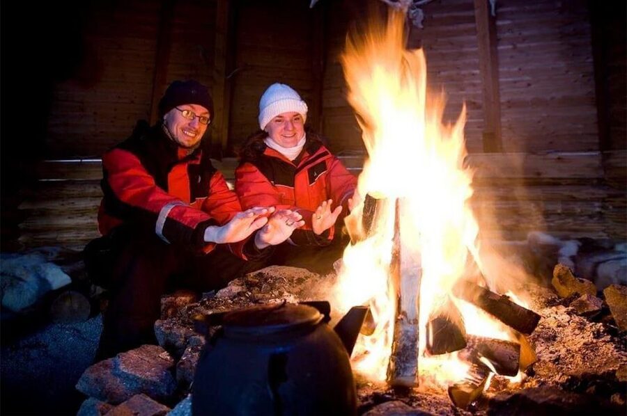 Rovaniemi: Lapland Northern Lights Tour with BBQ - Winter Clothing and Cold Reality: Overalls, Boots, and One Small Warning