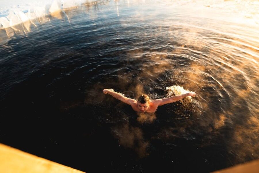 Rovaniemi: Lappish Evening Experience with Dinner - The Arctic lake cold plunge: how to decide what you will do