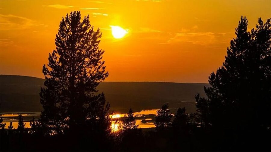 Rovaniemi: Midnight Sun, ATV Ride During The Golden Hour - Frozen lake shore, fog effects, and how to enjoy the quiet