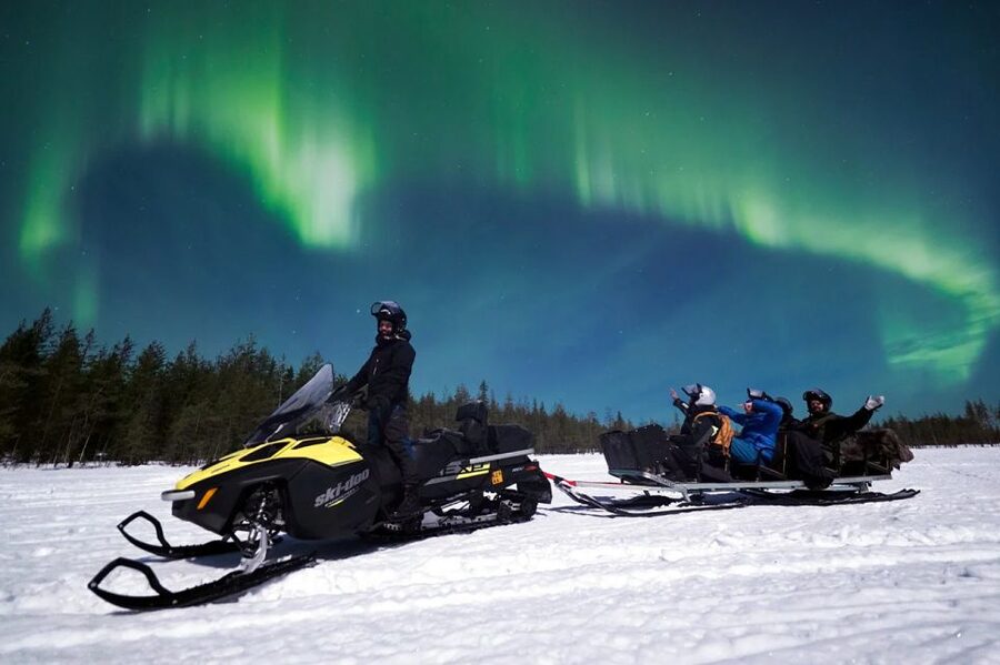 Rovaniemi: Northern Lights Sleigh Ride - The sleigh ride: comfort, control, and the small tip that helps