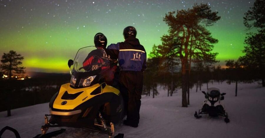 Rovaniemi: Northern Lights Snowmobile Hunt - Rovaniemi Northern Lights on a snowmobile hunt, the real idea