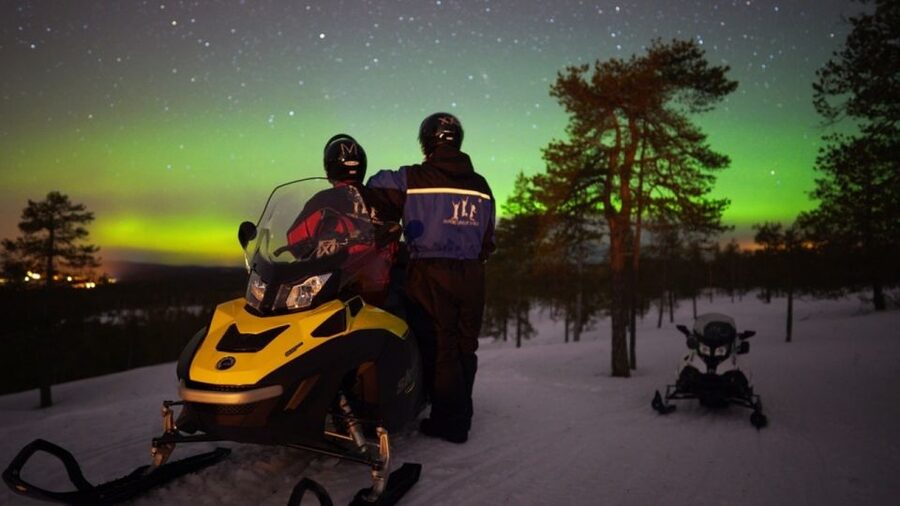 Rovaniemi: Northern Lights Snowmobile Hunt - The aurora hunt part, what your guide actually adds