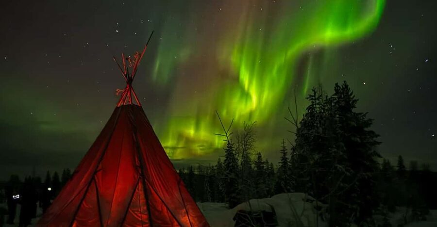 Rovaniemi: Northern Lights Tour at the Campfire - A campfire teepee is the smart way to chase aurora in Rovaniemi