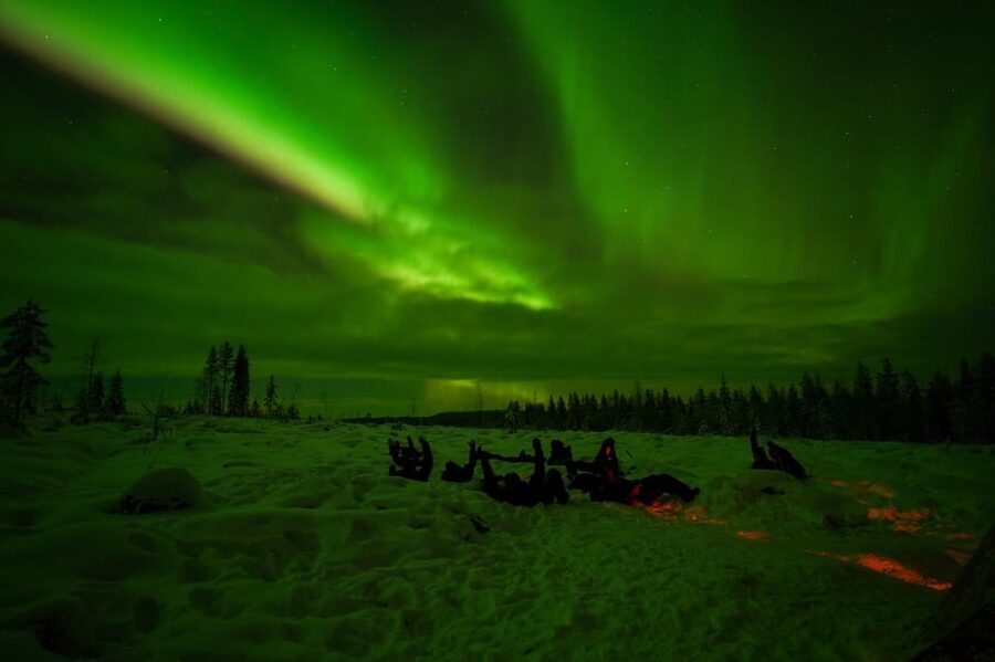Rovaniemi: Northern Lights Tour at the Campfire - Pickup, van time, and getting kitted up for Lapland cold