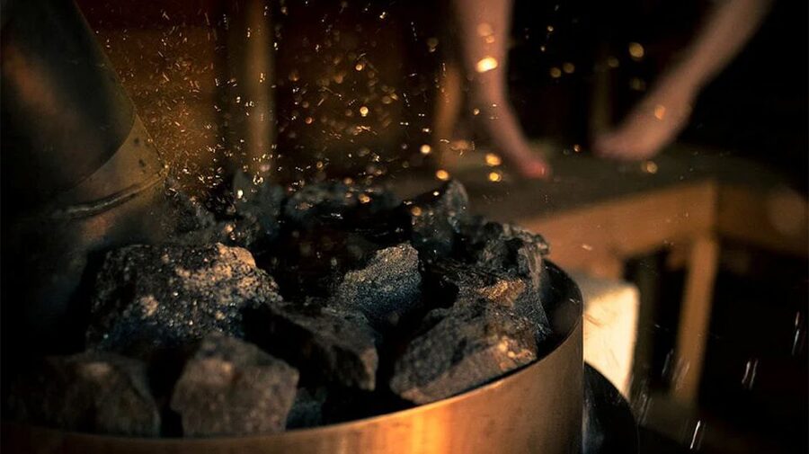 Rovaniemi: Northern Lights Trip with Arctic Sauna & Jacuzzi - Your 3-hour flow: sauna, ice lake, then jacuzzi under the Aurora