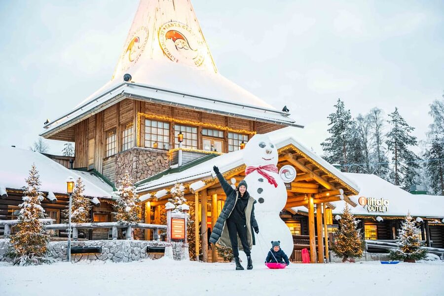 Rovaniemi: Private Pro Photoshoot in Santa Claus Village - Potential Hiccups to Keep in Mind (Based on Real Experiences)
