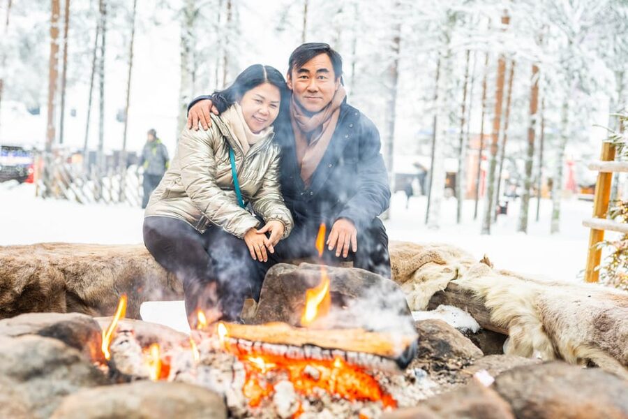 Rovaniemi: Private Pro Photoshoot in Santa Claus Village - Who Should Book This Photoshoot?