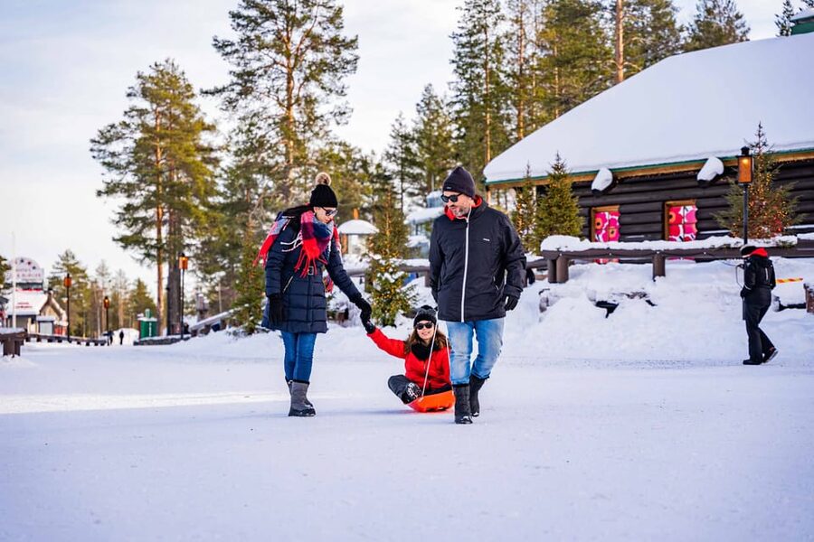 Rovaniemi: Private Pro Photoshoot in Santa Claus Village - What to Expect Day-of: Weather, Comfort, and Pace