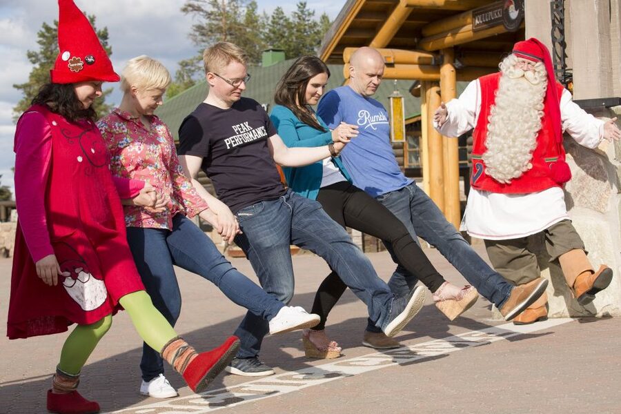 Rovaniemi: Santa Claus Village and Arctic Circle - Lunch Buffet: How It Keeps the Day Comfortable