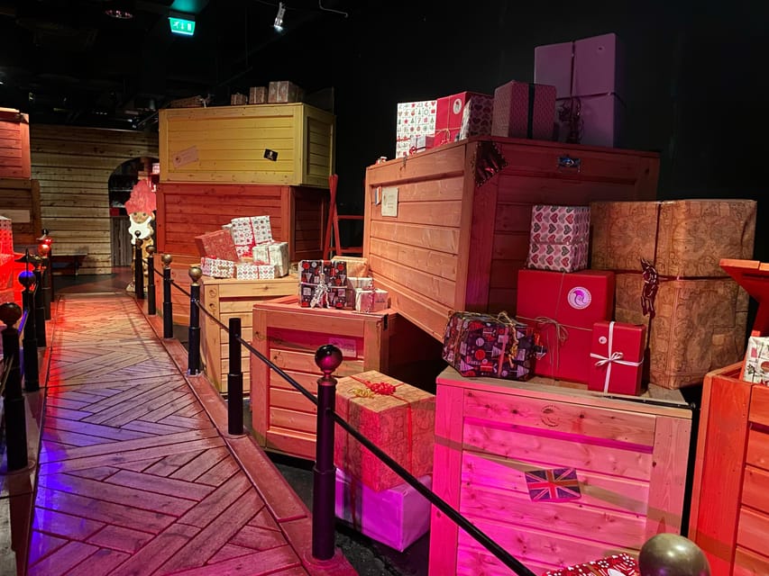 Rovaniemi: Santa Claus Village w/ Husky & Reindeer Sled Ride - Santa’s Post Office, shops, and what your free time should be for
