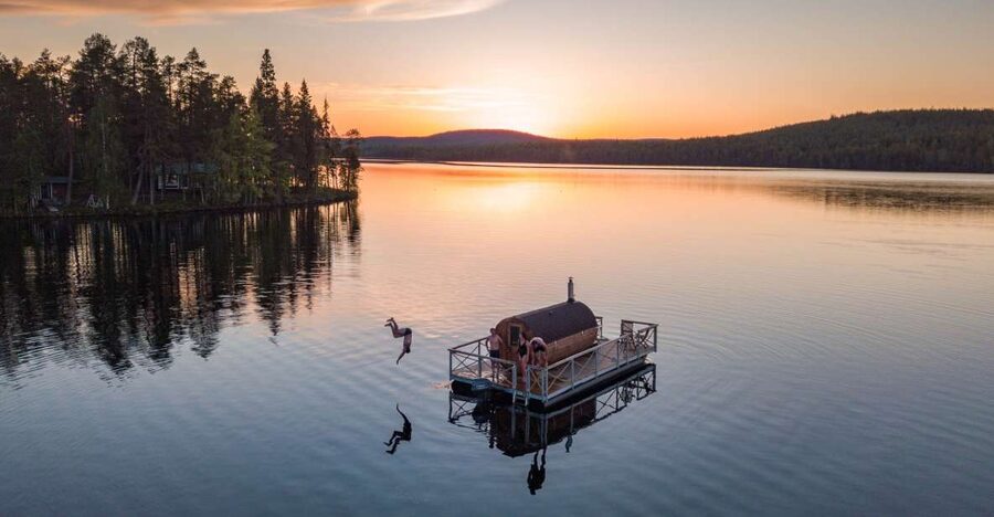 Rovaniemi: Sauna Boat Scenic Lake Cruise - Wood-Heated Sauna Time on a Floating Boat