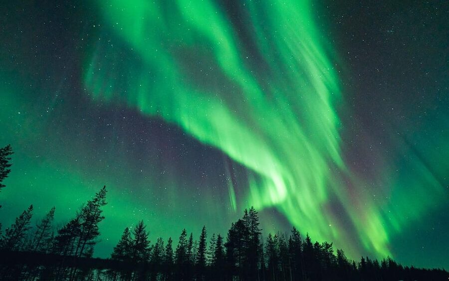 Rovaniemi: Small Group Aurora Hunt-full money back guarantee - How the guide chooses the spots using forecasts and data