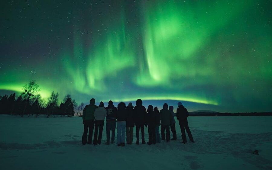 Rovaniemi: Small Group Aurora Hunt-full money back guarantee - The heated pickup in Rovaniemi and the long drive to better skies