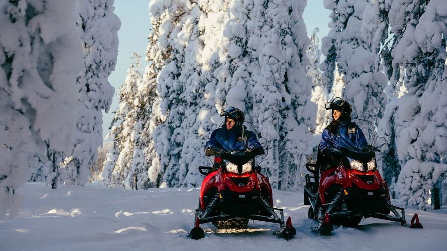Rovaniemi: Snowmobile Adventure Tour for Adults Only - Photo Stops, Breaks, and Warm Treats That Actually Help