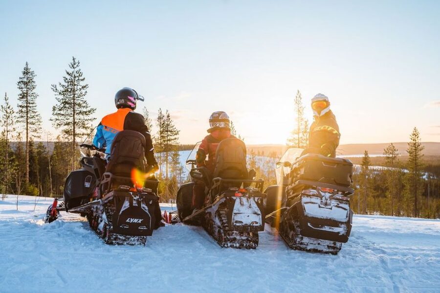 Rovaniemi: Snowmobile Safari Adventure - The briefing: the moment you go from passenger fear to control